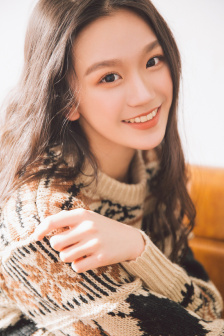 八月薰